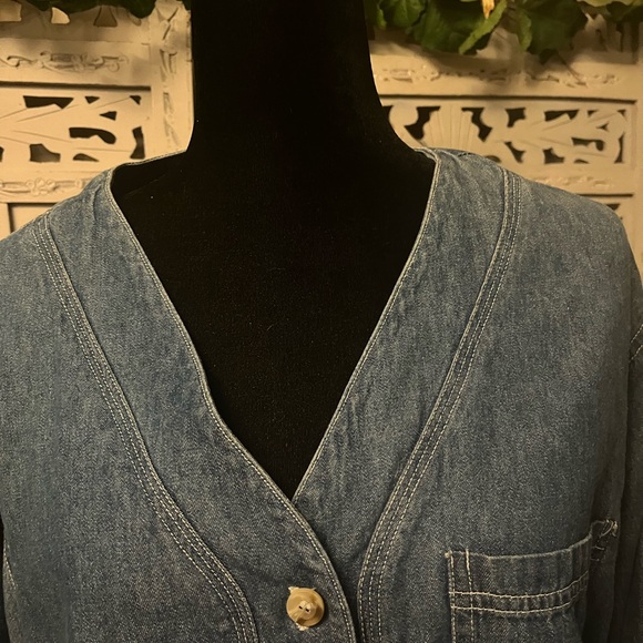 TRACY X CARL EXCELLENT DARK BLUE CHAMBRAY LONG SLEEVE BUTTON UP TOP - Picture 3 of 8